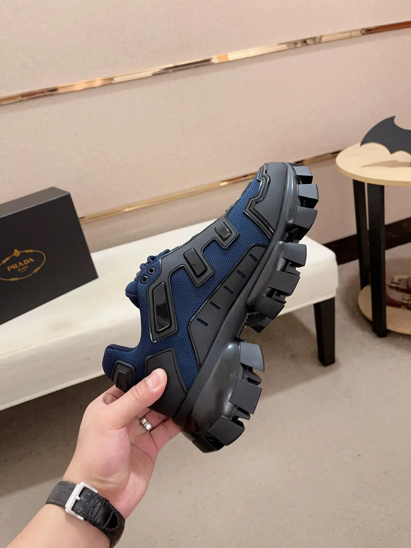 Men's Men's Shoes 💰 620💰 ✔️✔️✔️High-quality new PRADA counters are launched at the same time. The new men's shoes and 😘fabrics are selected from first-layer cowhide. Lining: imported elastic mesh➕cowhide lining. 👍🏿High-end☄️Open-molded non-slip rubber outsole, exquisite lines, simple and elegant, comfortable and high-end for leisure travel. Number of yards: 38 to 44.
